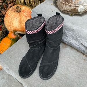 Toms suede Nepal boots